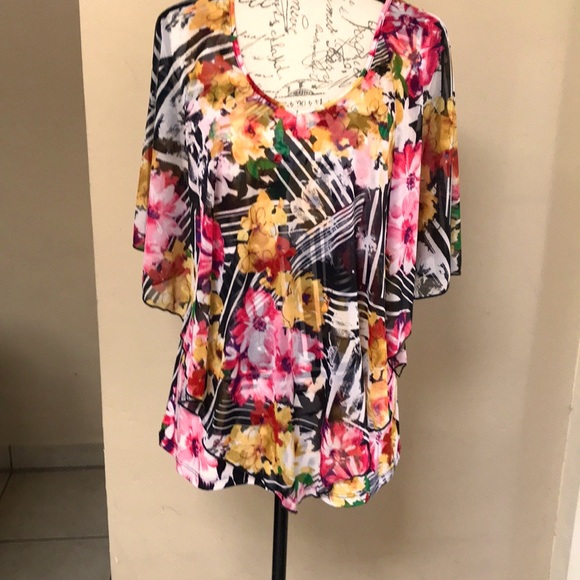 Susie In The City Floral Multicolor Blouse.       Size Large - Picture 3 of 12